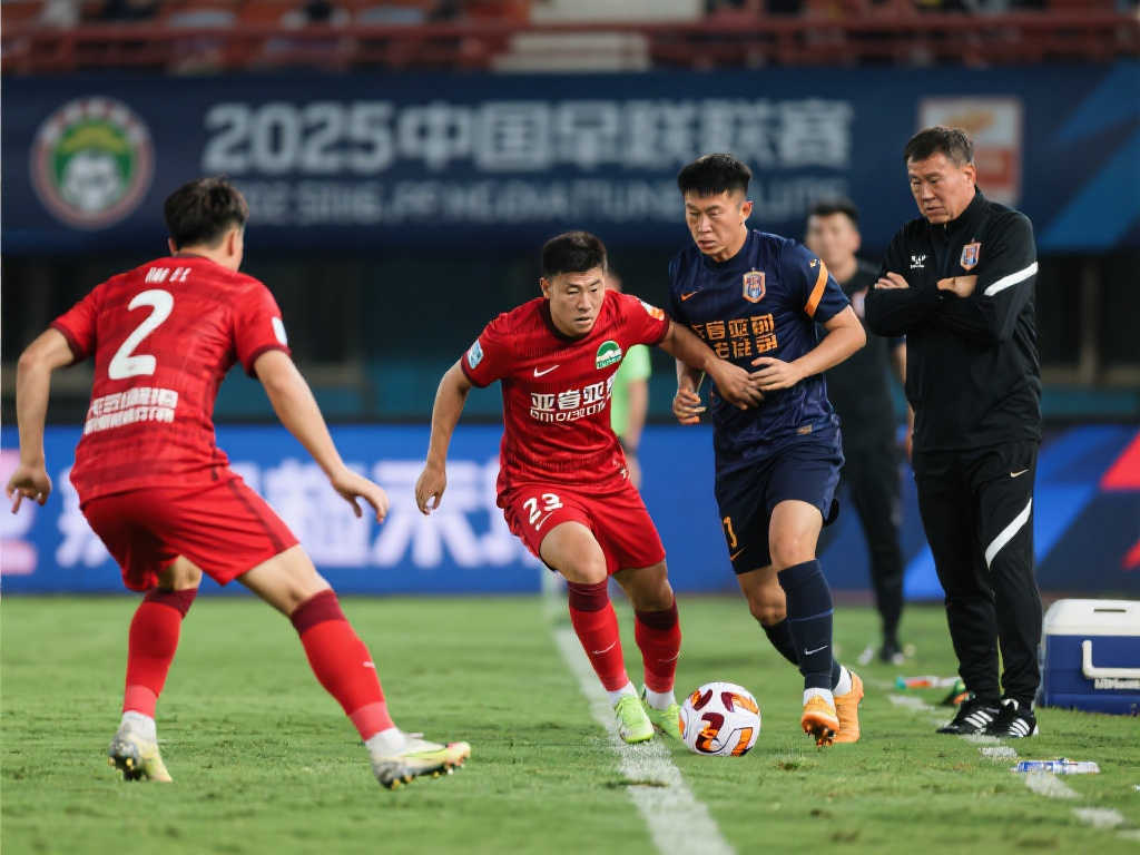 的球迷齐聚 的球迷齐聚